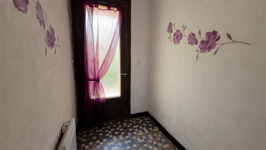 For Sale Edge of Village House - 87 - Exclusive 20641