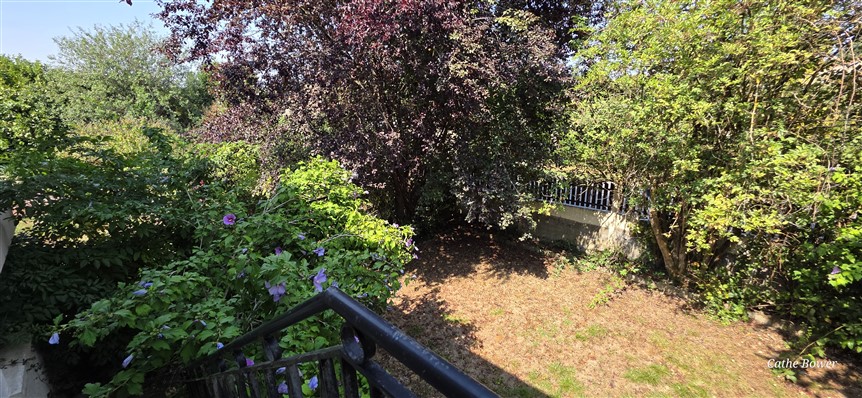 For Sale Edge of Village House - 87 - Exclusive 20642