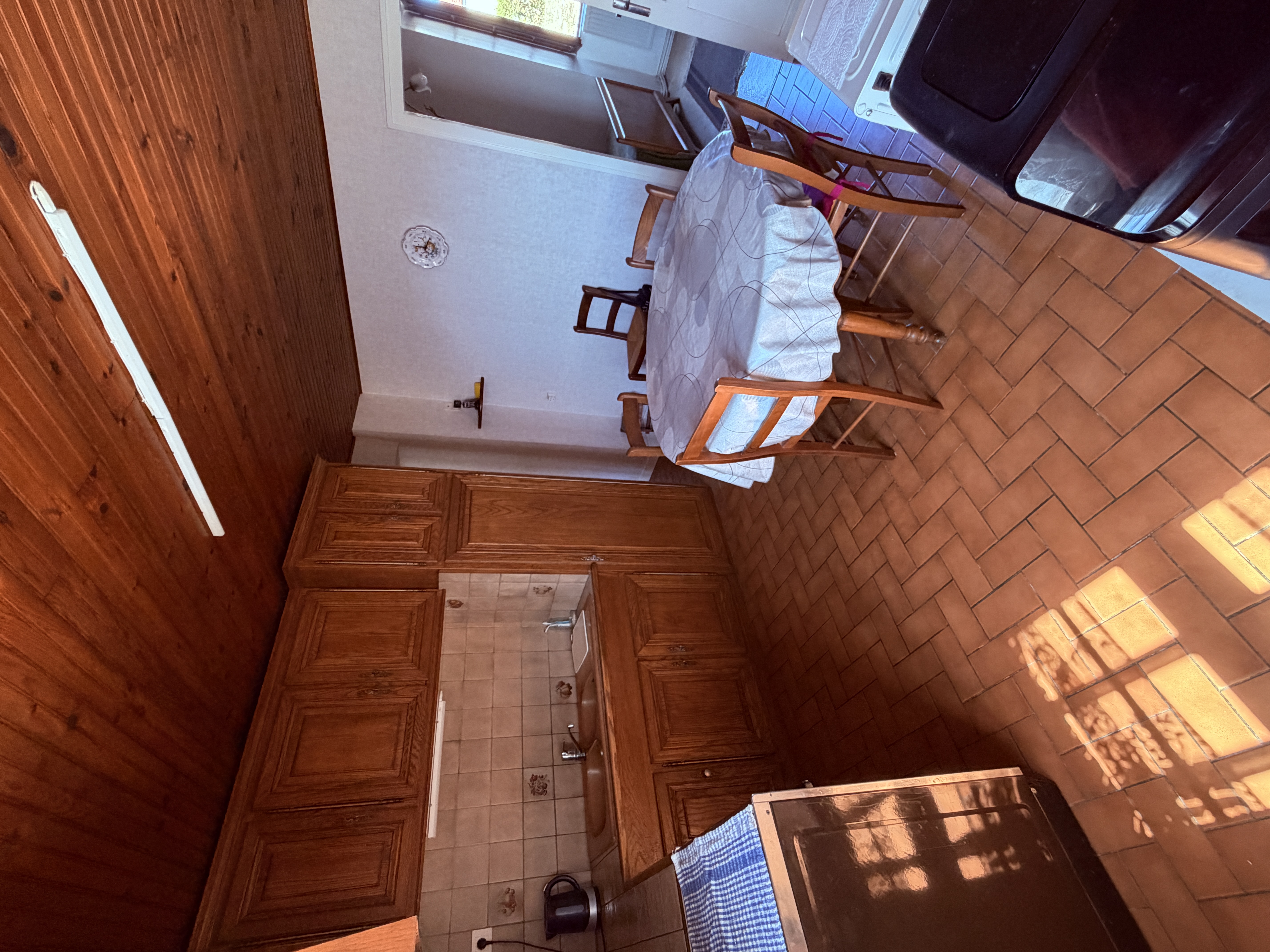 Rural House with Garages and a Spacious Garden - Indre 36 20761