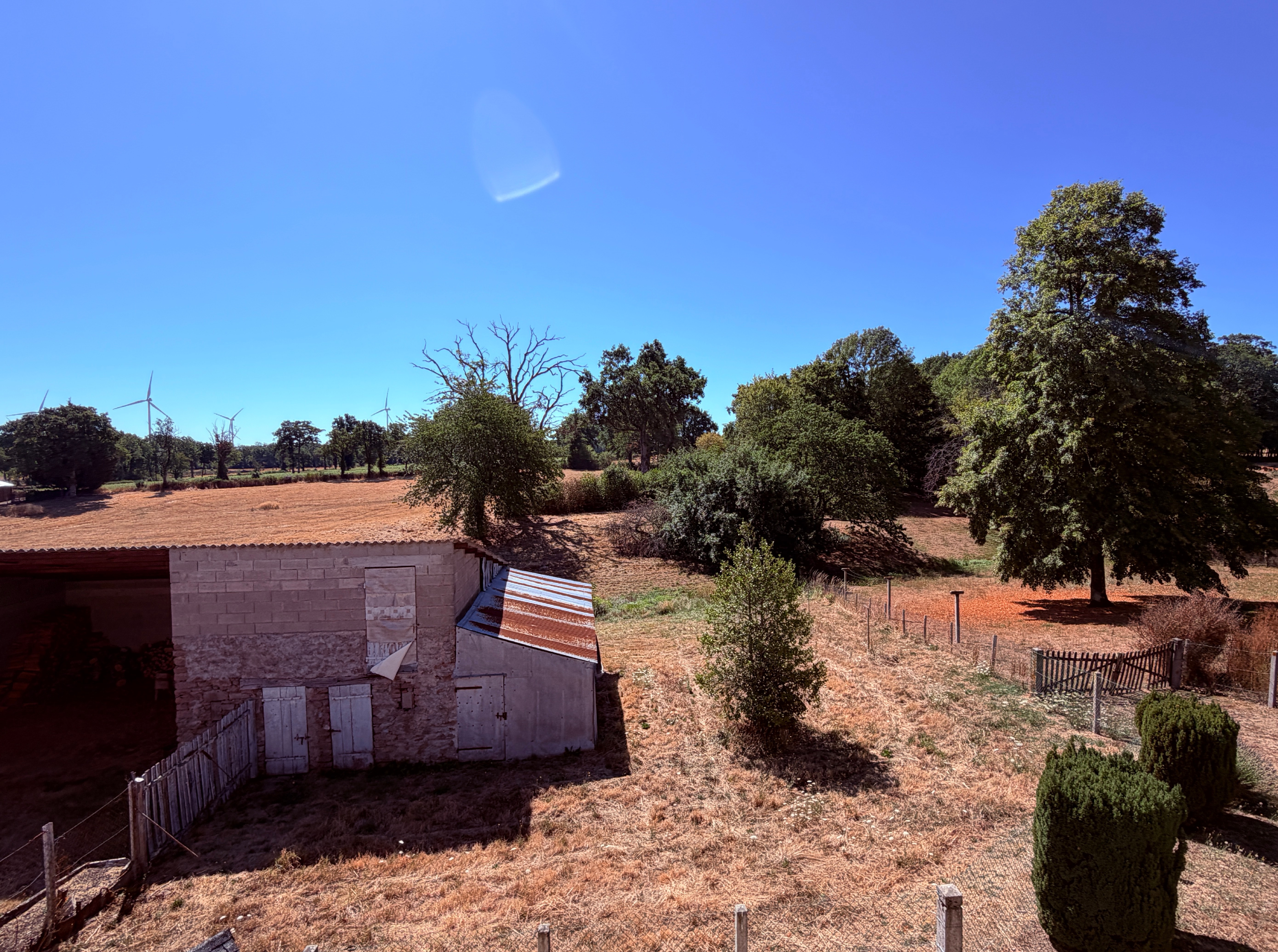 Rural House with Garages and a Spacious Garden - Indre 36 20769