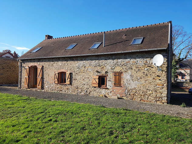 Fully restored house with garage for sale in the south of the Brenne, Indre, 36 16069
