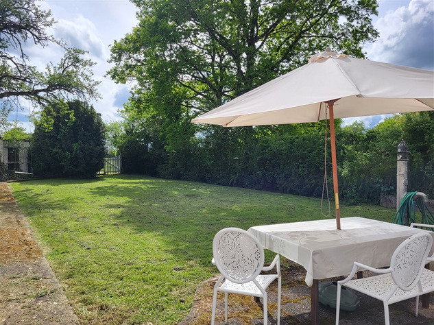 For Sale House with Garden and Pool in the Vienne 16818